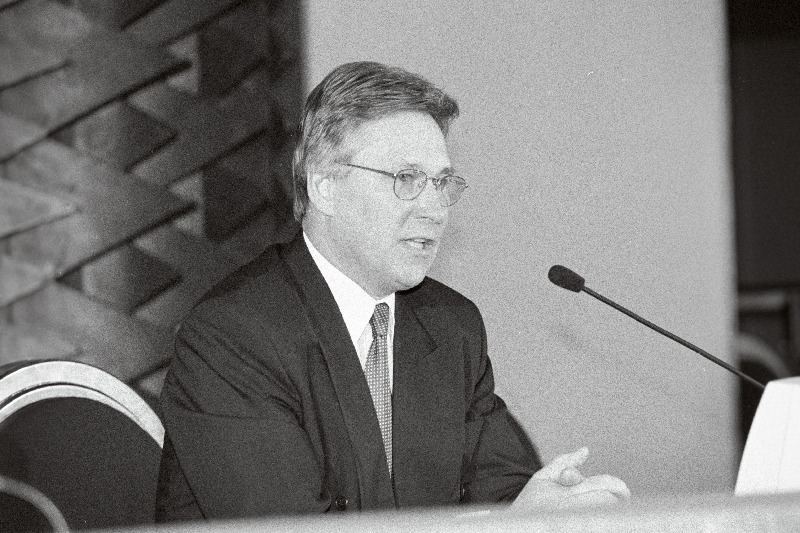 Eesti Laste Organisatsiooni (ELO) lasteparlamendi istungil Toompea lossis kõneleb Riigikogu esimees Toomas Savi.