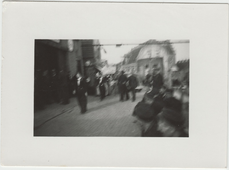 Tuvastamata isikud linnatänaval