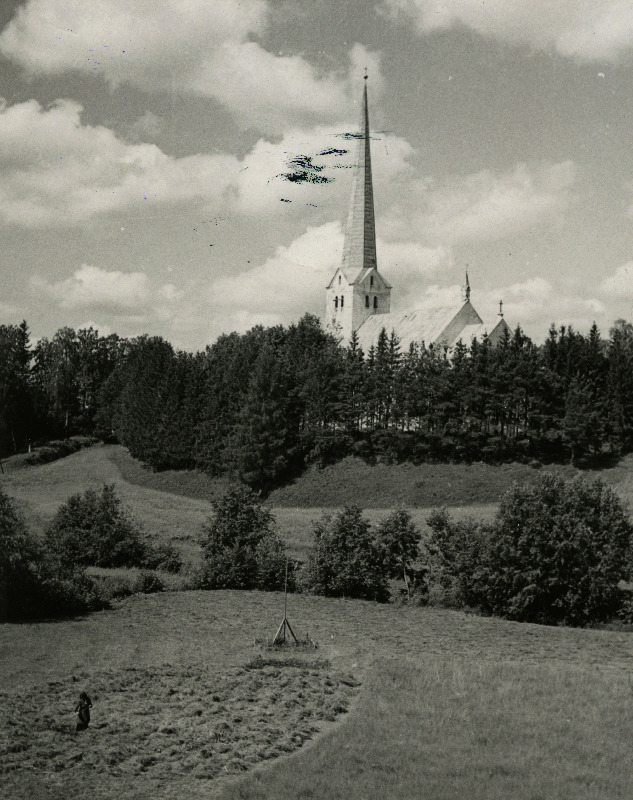 Tarvastu Peetri kirik.