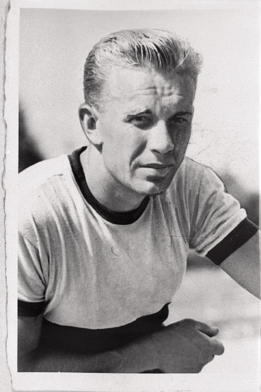 Eesti NSV jalgrattakoondise liige NSV Liidu rahvaste spartakiaadil Ants Väravas.