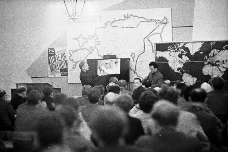 I Fotokunsti nädal Nõukogude Liidus. Tallinna Fotoklubi näituse arutelul.