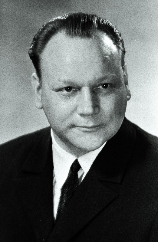 Vija, Jaan - Eesti NSV Ülemnõukogu kaheksanda koosseisu saadik, Tori näidissovhoosi direktor.