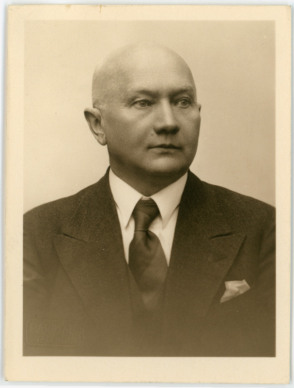 Gerretz, Helmar, s 1877. Portreefoto välispassi saamiseks esitatud avalduse juurde