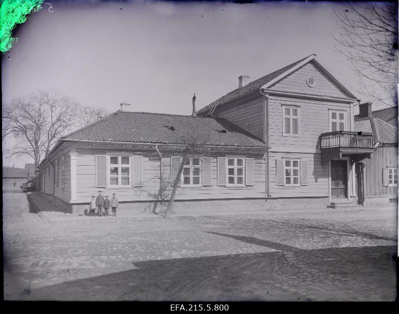 Viljandi's oldest wooden houses on Pikal Street, owner Schöler until 1939.