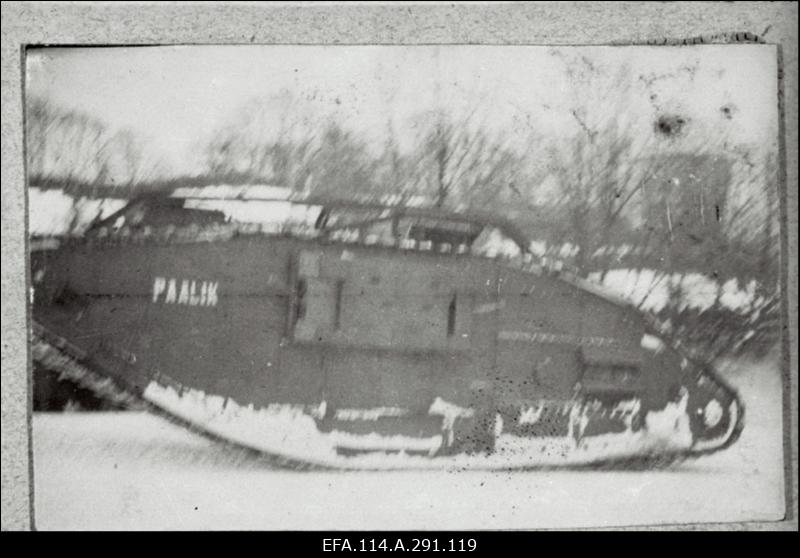 Mereväe I aastapäeva 21.dets.1919.a. puhul kingitud album. Vambola, Lembitu, Lennuk, väiksemad laevad, nende meeskonnad.