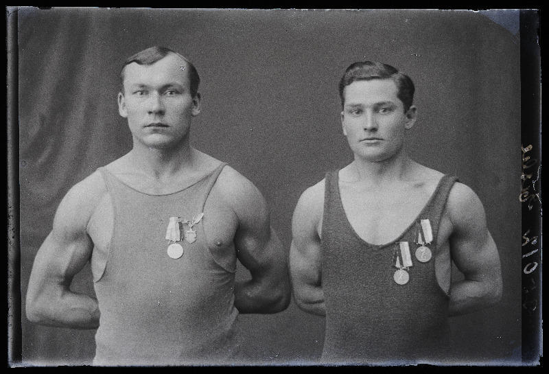Kaks medalitega sportlast, (foto tellija Eisler).