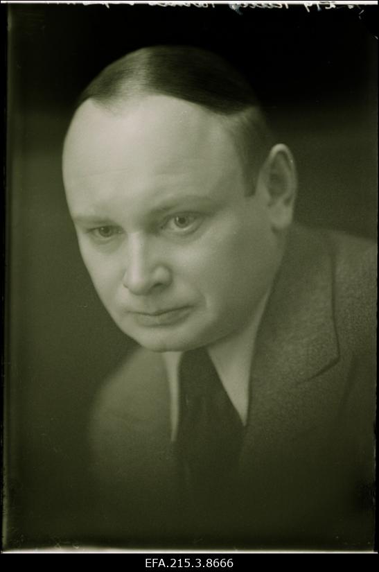 Tarmo, Ruut - eesti draamanäitleja.