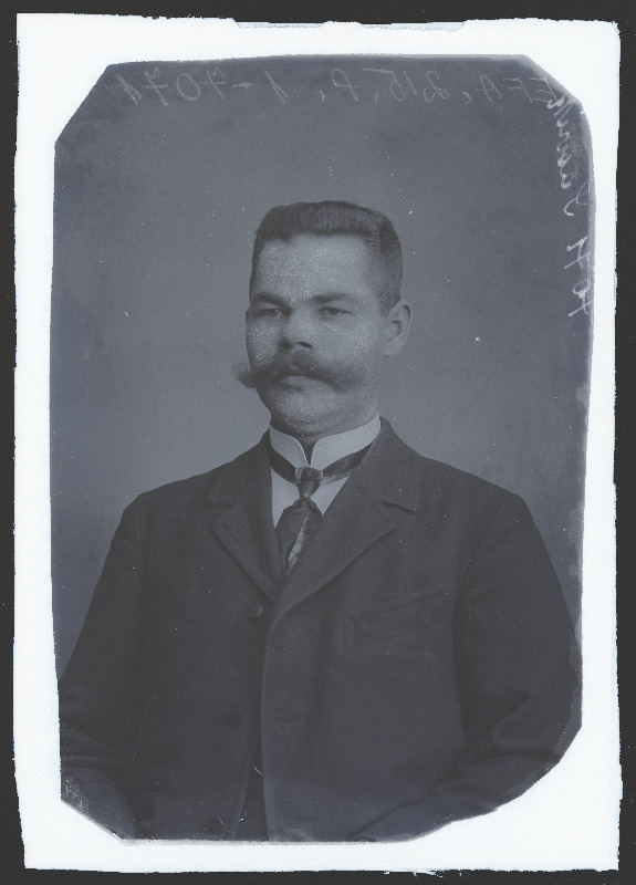 Saarik.