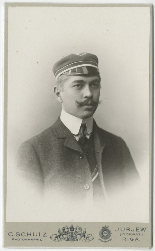 Korporatsiooni "Livonia" liige Arnold Hollmann, portreefoto