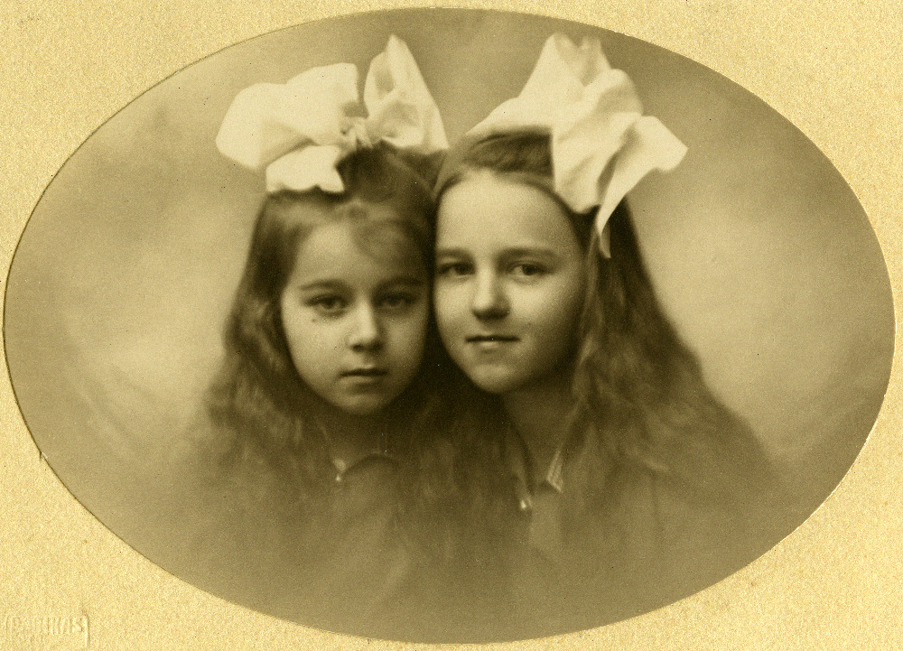 Portree Lagle ja Hilja Tõnissonist.