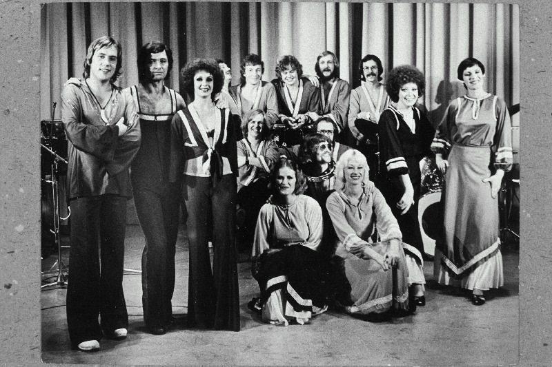 Ansambel "Laine". Esireas (vasakult): Tõnis Mägi, Ants Vähejaus, Sirje Nurmis, Lagle Alpius, Krista Grinbergs, Merle Lilje, Lea Vetter.