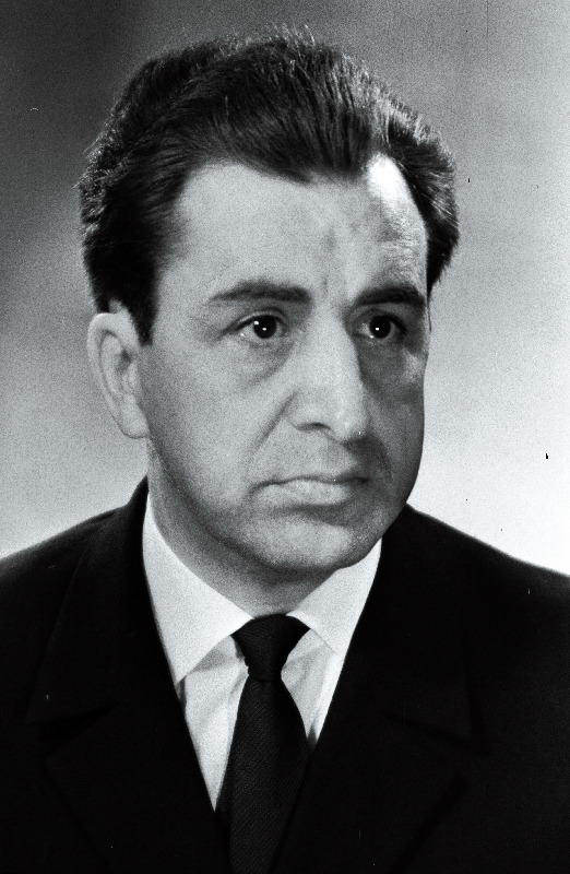 Konstantinov, Vassili - Eesti NSV Ülem- nõukogu kaheksanda koosseisu saadik, EKP Tallinna Linnakomitee sekretär.