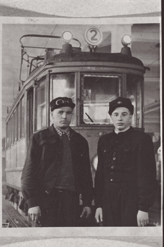 Tallinna Trammi ja Trollibussi Trusti kehakultuurlased K. Ollin ja E. Kaevats.