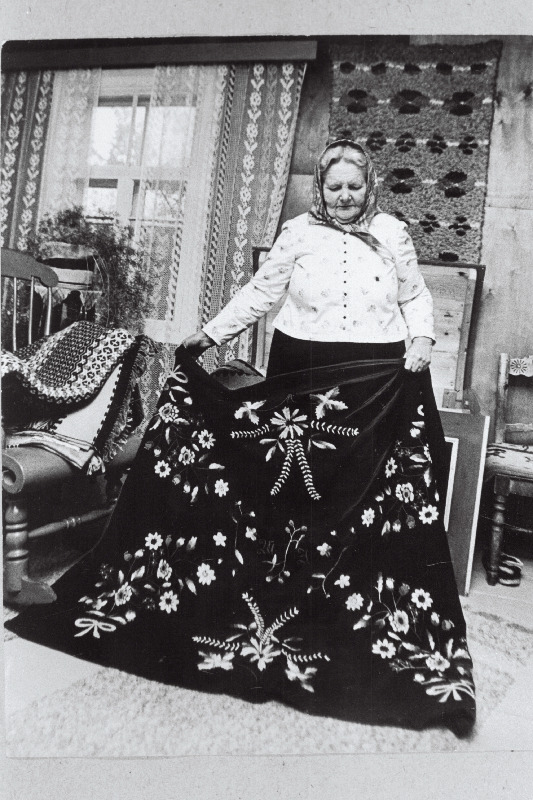 Eestirootslaste Kultuuri Seltsi auliige Maria Murman oma kodus Vormisil Söderbys.