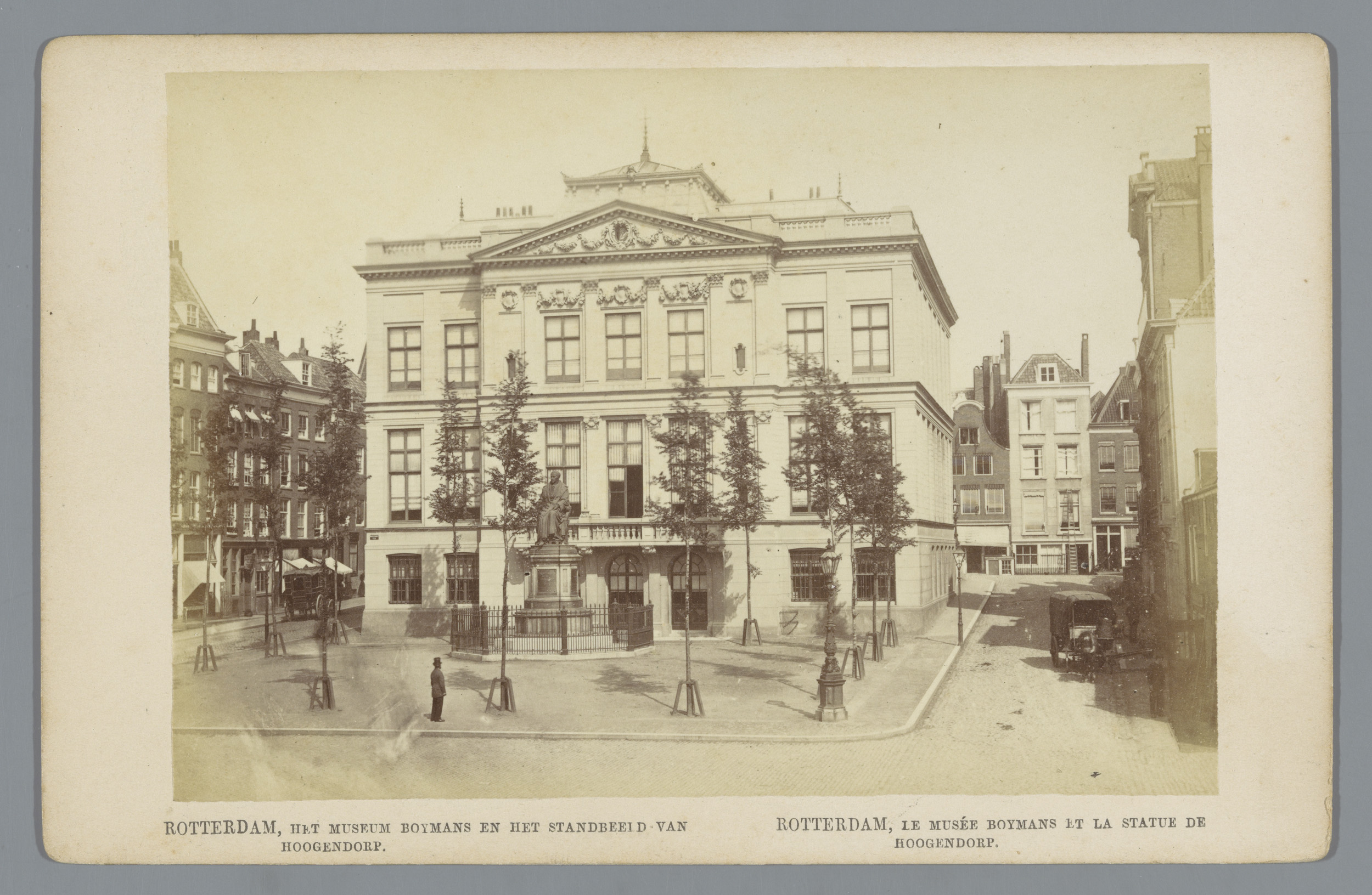 Rotterdam, Het Museum Boymans en het standbeeld van Hoogendorp, Gezicht op Museum Boijmans in het Schielandshuis te Rotterdam, Rotterdam, le musée Boymans et la statue de Hoogendorp