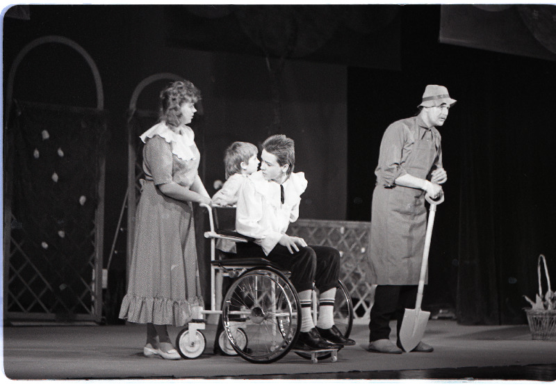 Stseen näidendist Salaaed Salme rahvateatris.