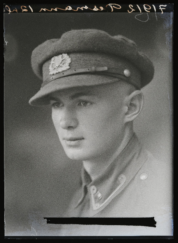 Sõjaväelane (ajateenija) Pesmann.