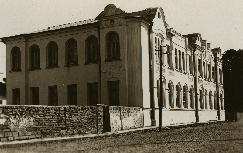 Kuressaare Ühisgümnaasium.