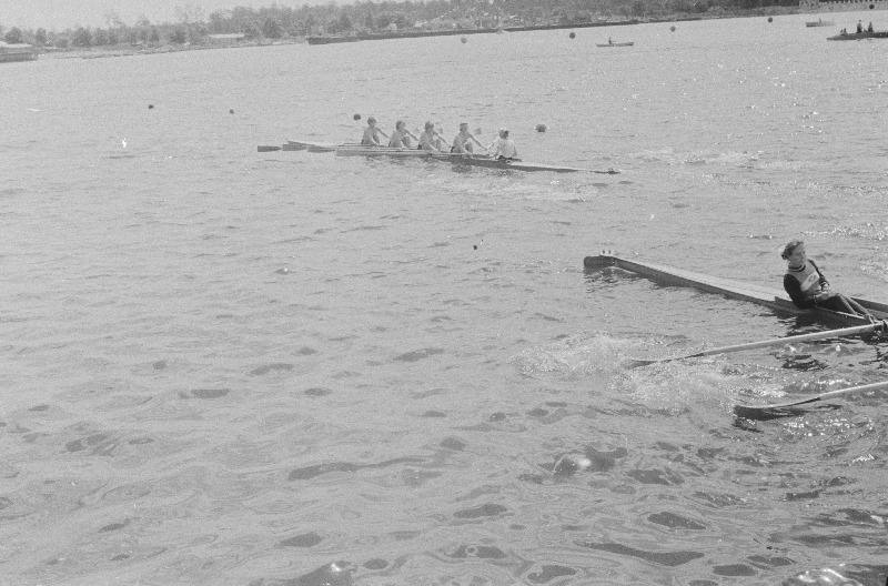 Võistlused sõudmise 100 aastapäeva tähistamiseks. (Esimene sõudeklubi Venemaal asutati 1860 aastal Peterburis).