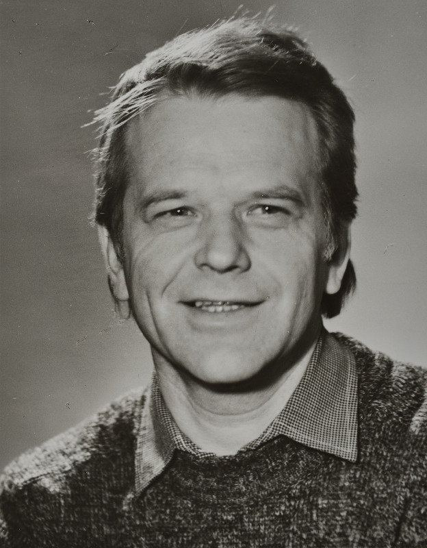 Hermaküla, Evald - näitleja. Mängufilmi Puud olid, puud olid hellad velled Evert Ajaliku osatäitjaks valitud.