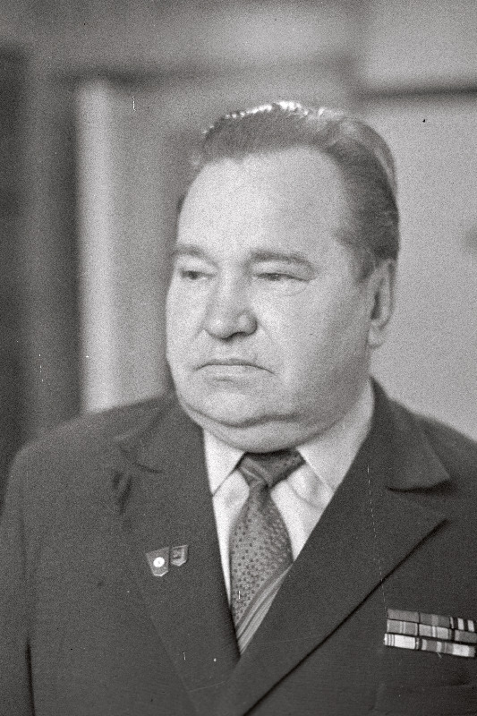 Botškov, Semjon- viienda laskurroodu komandör, kaardiväekapten, eritrammijuht.