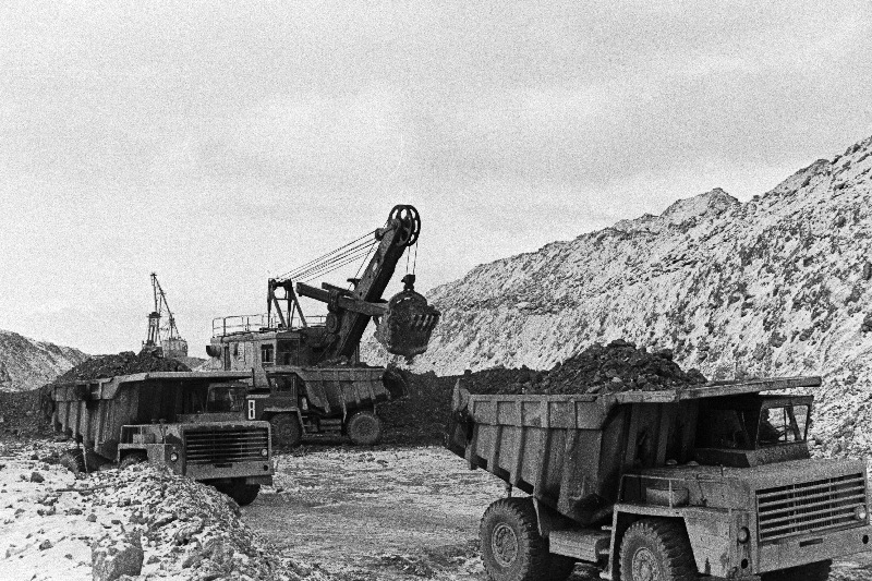 Põlevkivi äravedu tootmiskoondise "Eesti Põlevkivi" "Oktoobri" karjäärist.