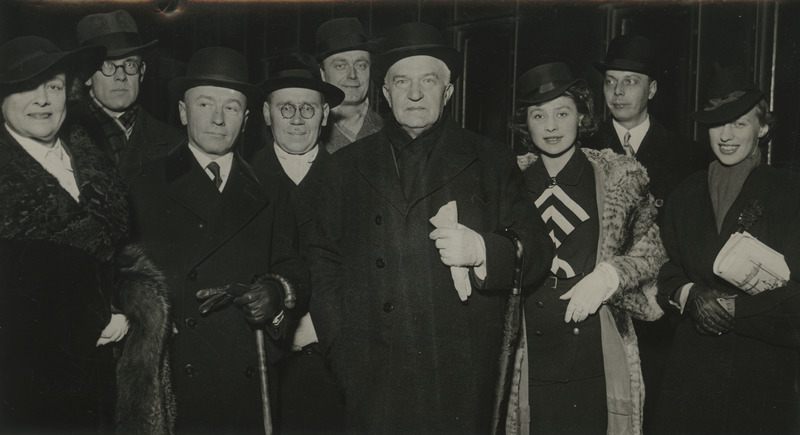 Välisminister Friedrich Akel saatjatega saabununa Rahvasteliidu Täiskogult Genfist