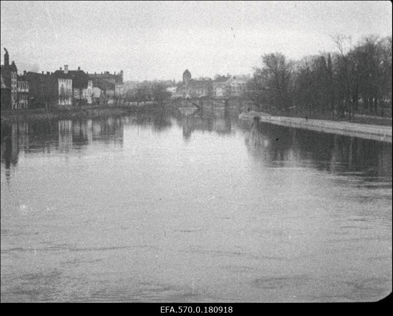 Vaade Emajõele ja Tartule.