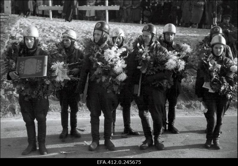 ENSV 1953. a ringrajasõidu esivõistlused. Eesti meistrid