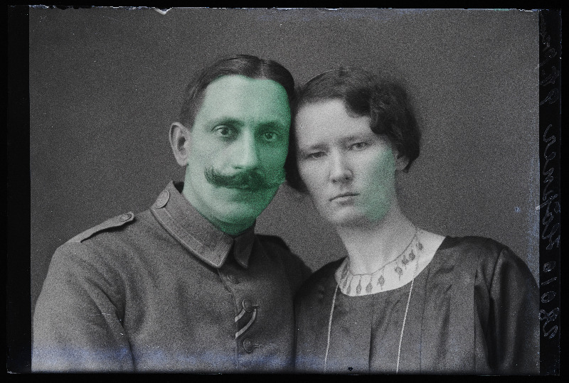 Saksa sõjaväelane Höppner naisega.