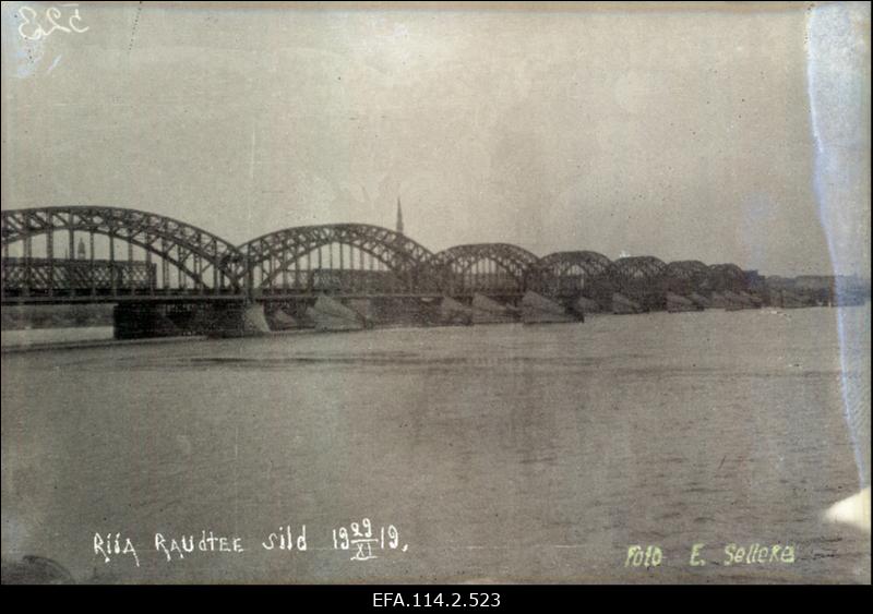 Vabadussõda. Riia raudteesild üle Daugava jõe.
