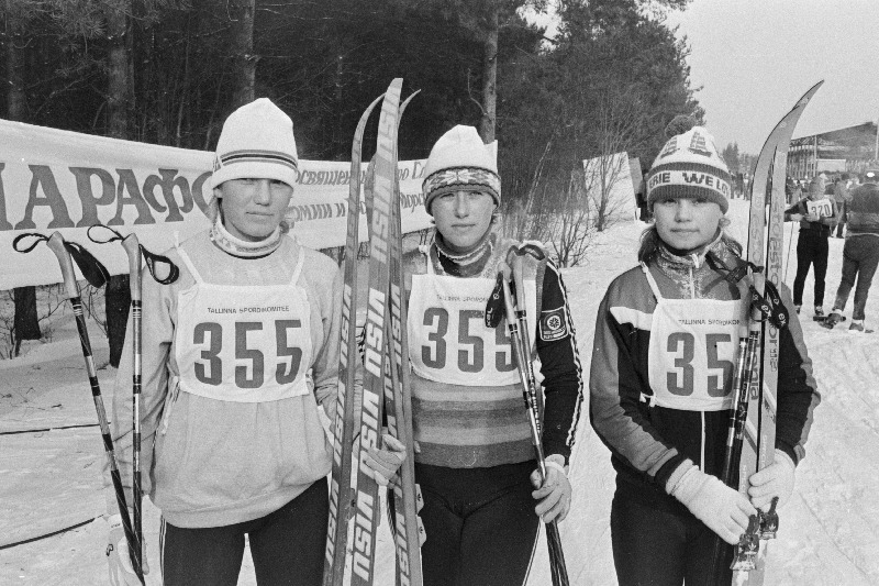 Ajalehe "Noorte Hääl" XX Tallinna maratoni võitjad (vasakult) Kaija Parve, Marina Vahi ja Eva Rinne.