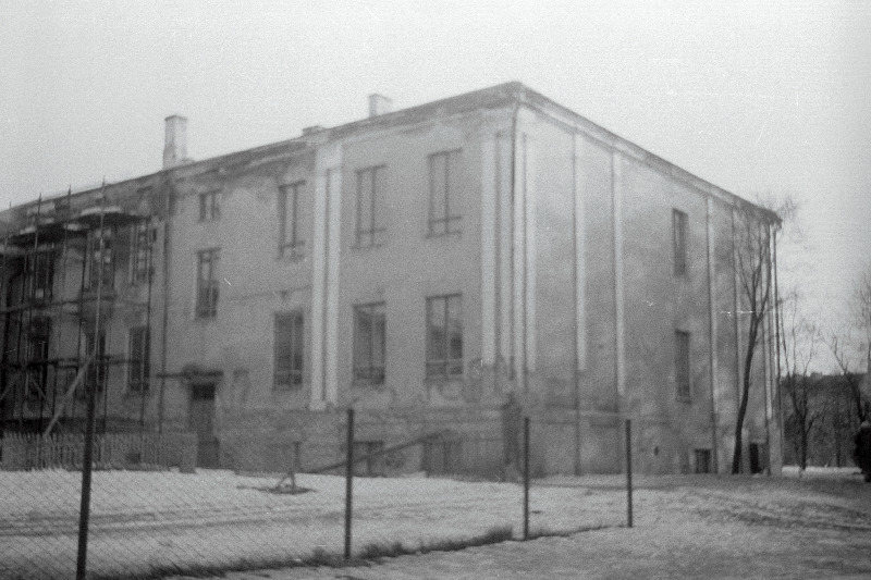 Endine Võru Õpetajate Seminari hoone Komsomoli (Turu) tänaval.