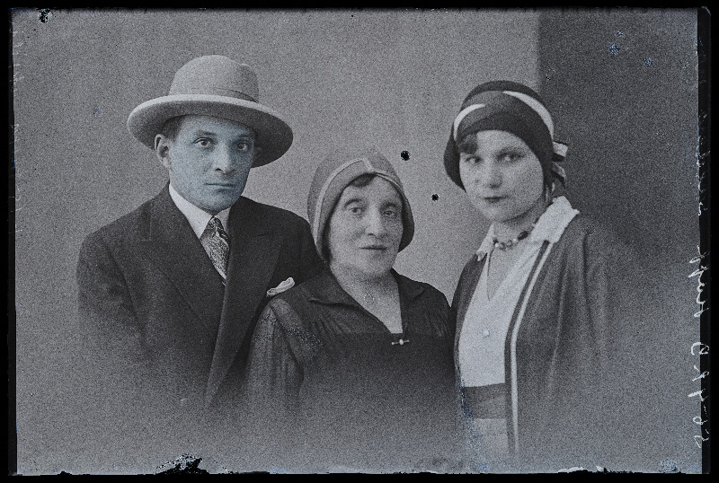 Grupp inimesi, (foto tellija Hoff).