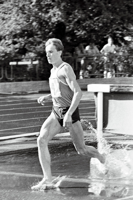 Erich Veetõusme 26. Mälestusvõistlustel 3000 m takistusjooksu võitnud Aivar Tsarski.