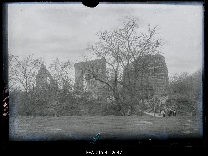 Perekond Viljandi lossivaremetes.