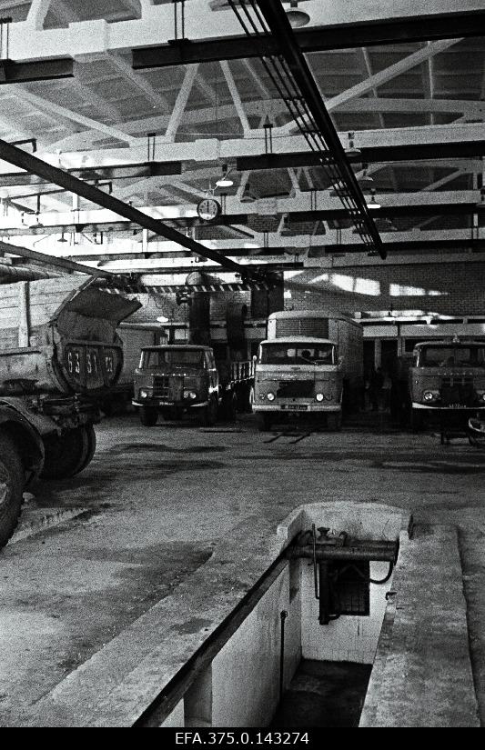 Pärnu Autobaasi nr. 7 remonditöökoja mootorijaoskond.