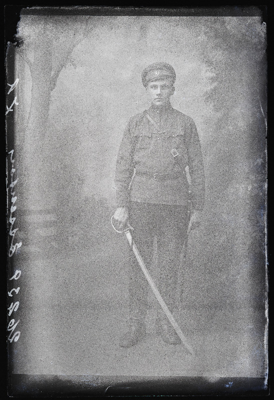 Sõjaväelane Essenson.