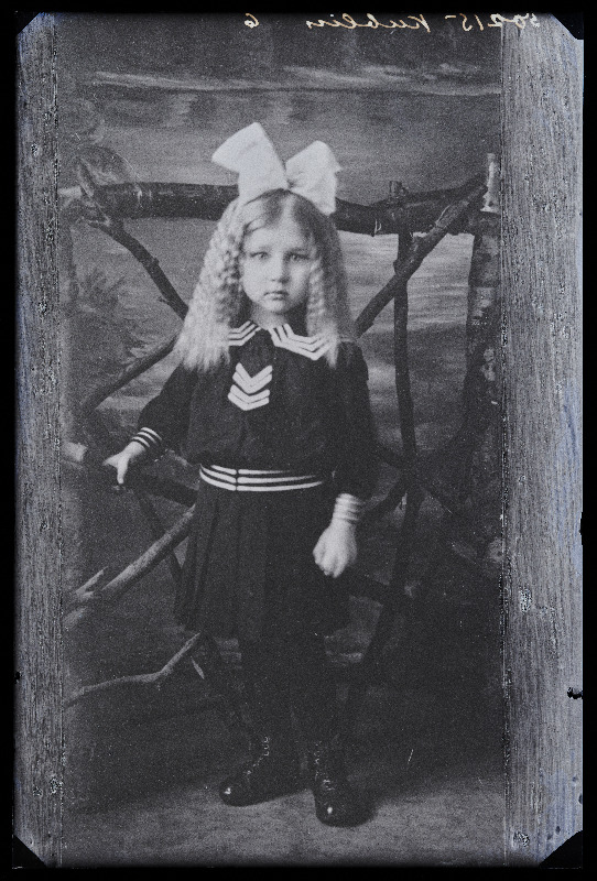 Väike tüdruk, (02.03.1928 fotokoopia, tellija Kublin).