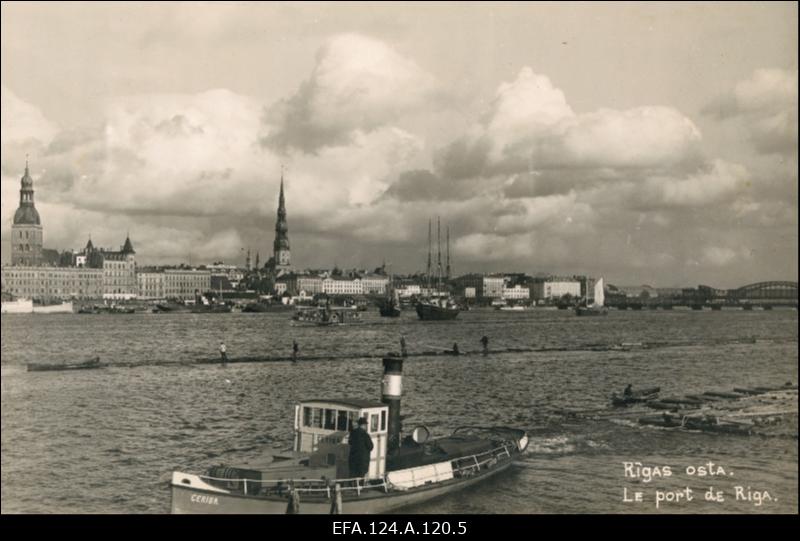 Vaade Riia sadamale üle Daugava.
