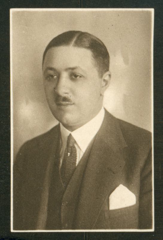 Fallstein, Leon, sünd 1894. Portreefoto välispassi saamiseks esitatud avalduse juurde