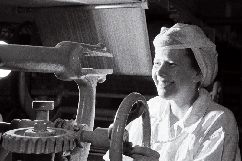 Kondiitritoodete vabriku Kalev biskviiditsehhi brigadir Virve Pajumäe.