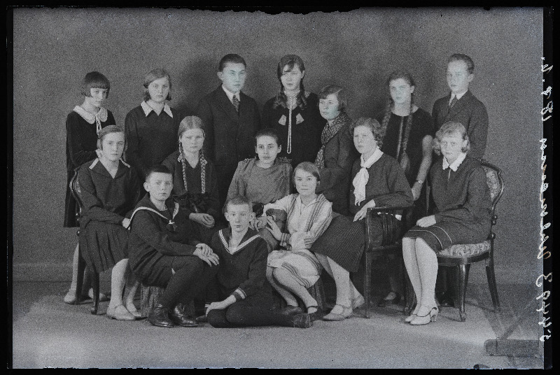 Grupp noori, (foto tellija Uhlmann [Ullmann]).