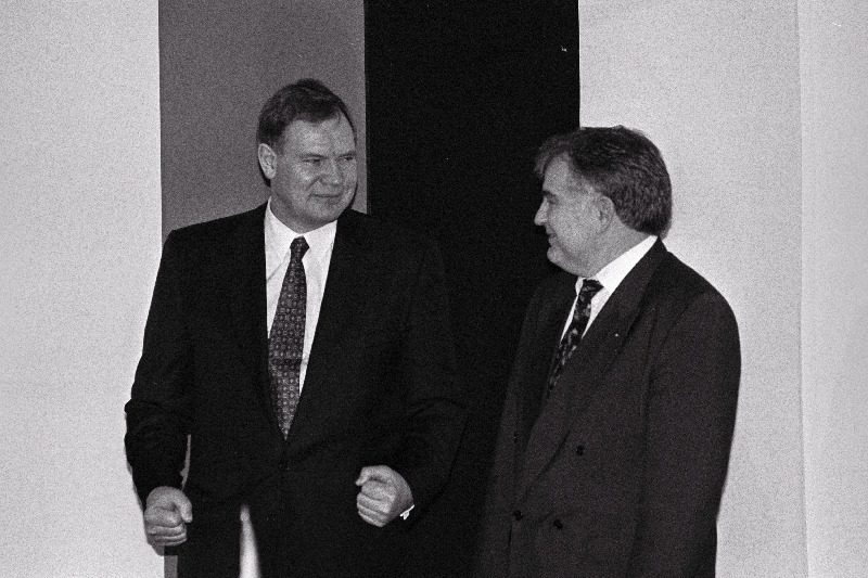 Paavo Lipponen ja Tiit Vähi.