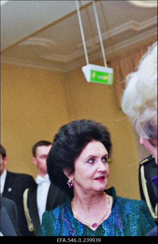 Eesti Vabariigi aastapäeva aktus ja presidendipaari vastuvõtt Estonia kontserdisaalis. Presidendiproua Ingrid Rüütel.