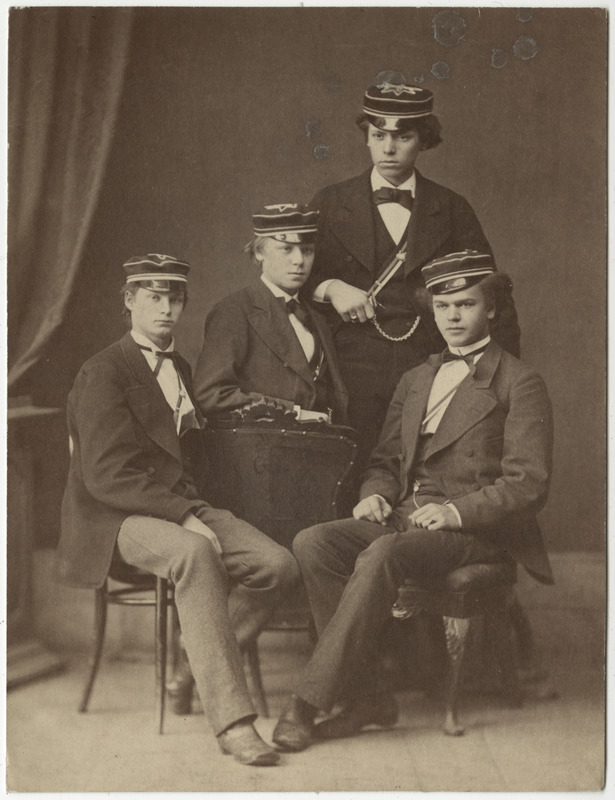 Osa korporatsiooni "Livonia" 1875. a II semestri värvicoetusest, grupifoto