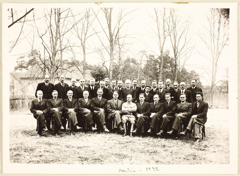 Grupp Eesti kultuuritegelasi Berliinis 1942. aastal, teiste seas Elmar Kuusik