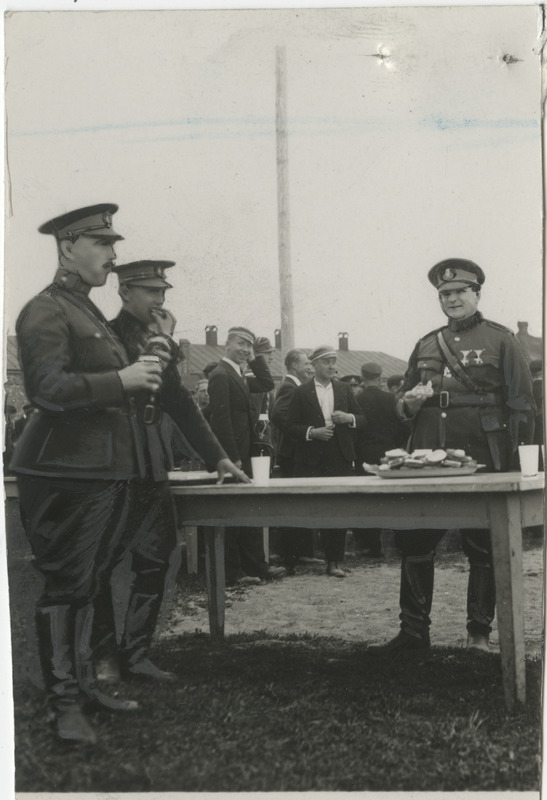 Koolinoorte kaitseväe õppuste lõpp-paraad