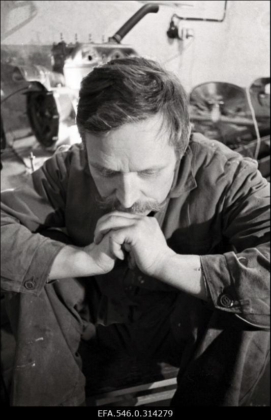 Vanaautoklubi Unic inimesed autosid remontimas.