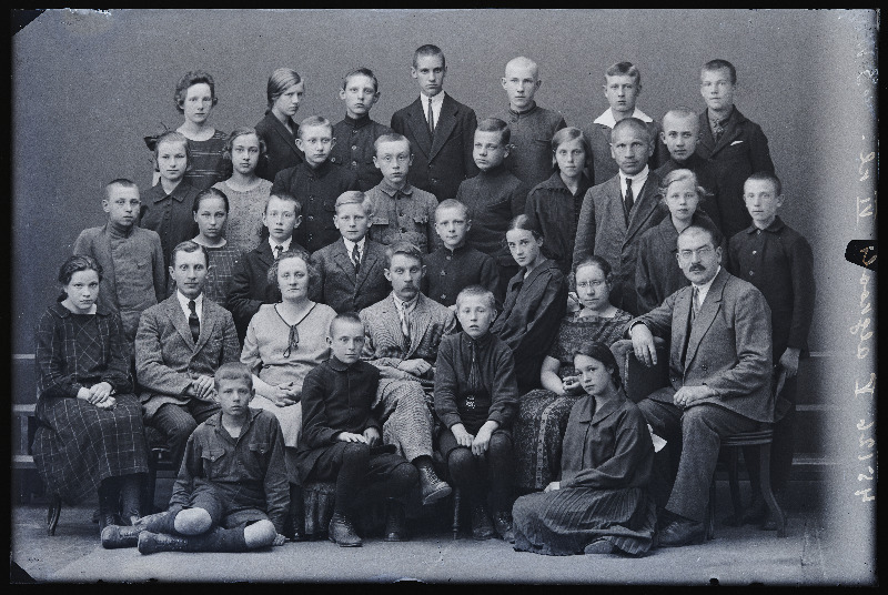 Viljandi Linna 5. Algkooli VI klass.